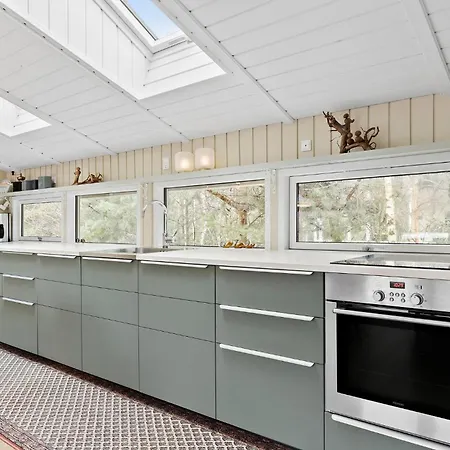 3 Bedroom Amazing In Aakirkeby