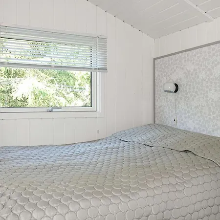 3 Bedroom Amazing In Aakirkeby *