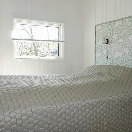 3 Bedroom Amazing In Aakirkeby