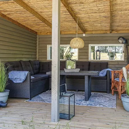Сasa de vacaciones 3 Bedroom Amazing In Aakirkeby Vester Somarken