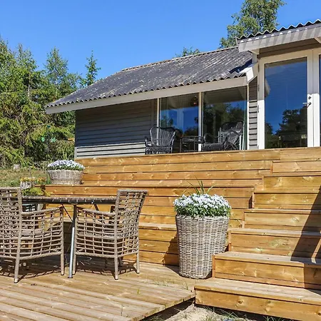 Amazing In Aakirkeby With Wifi * Vester Somarken